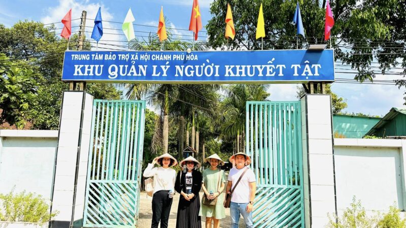 Chương trình thiện nguyện “Commitment – Trao quà Tết yêu thương”