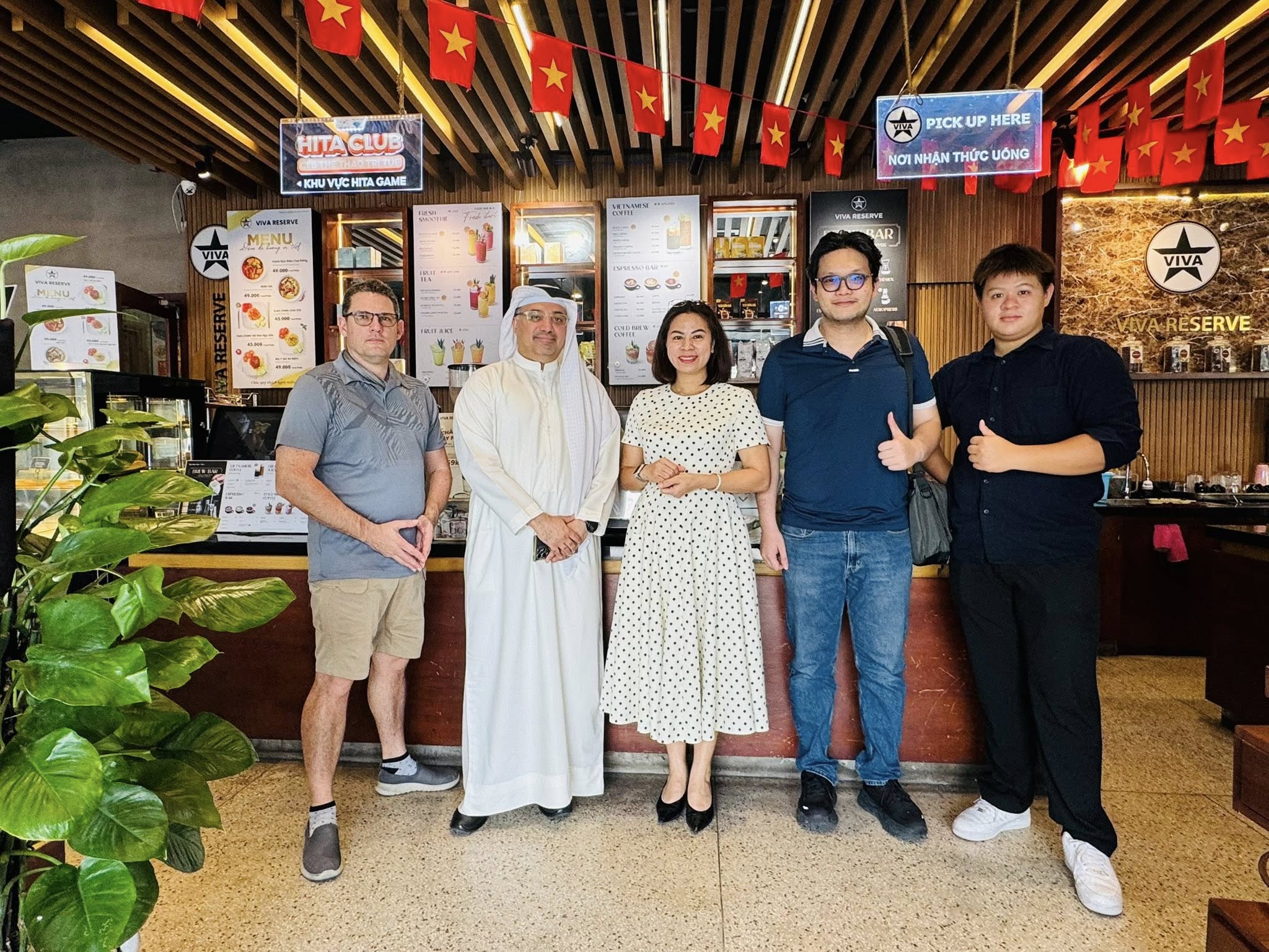 You are currently viewing Viva Star Coffee đón tiếp đoàn đối tác Nam Phi – Bước khởi đầu trong hành trình mở rộng sang thị trường Châu Phi