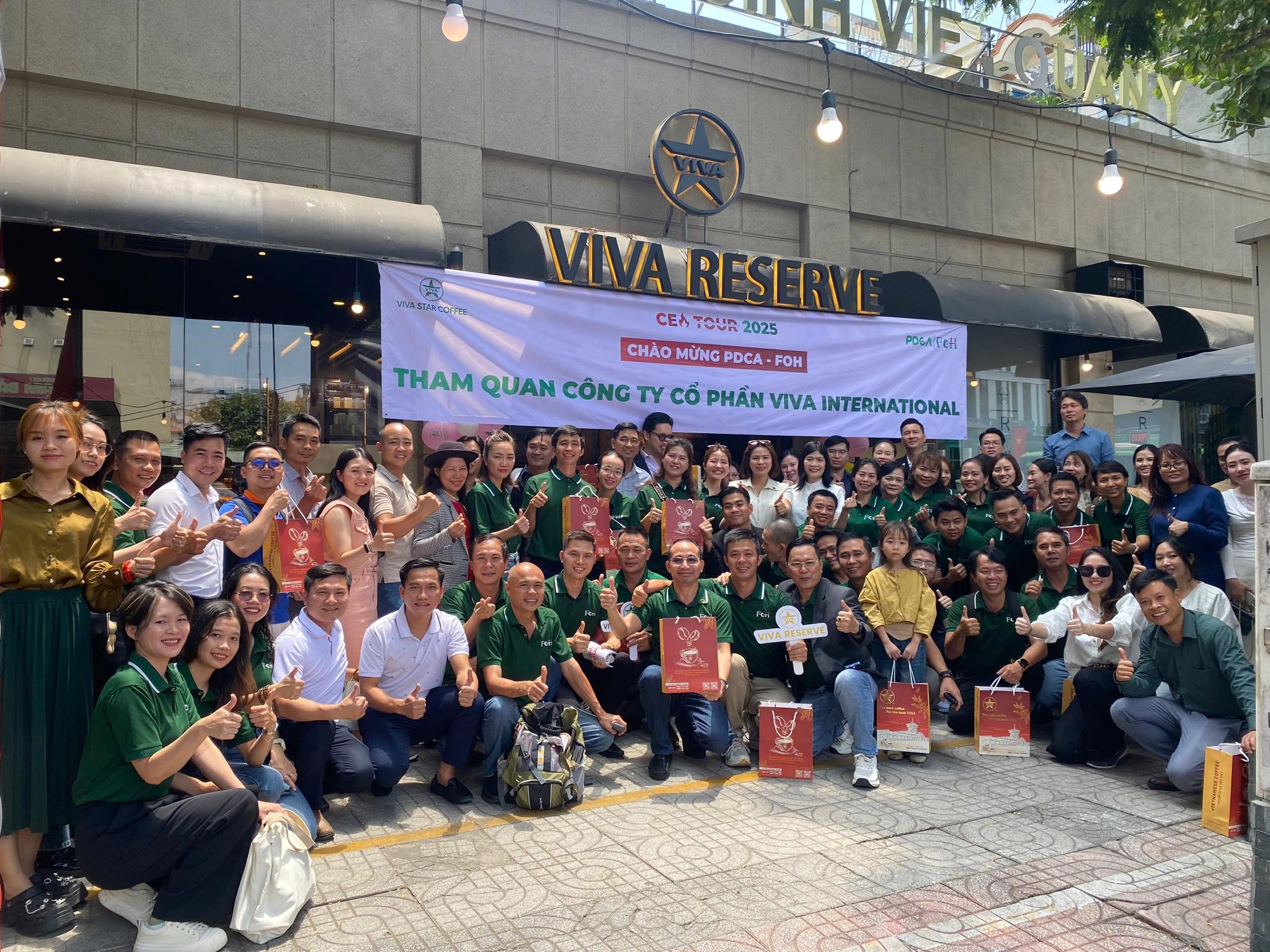 Read more about the article Viva chào đón đoàn CEO Tour PDCA – Trải nghiệm tinh hoa cà phê và kết nối tư duy phát triển bền vững