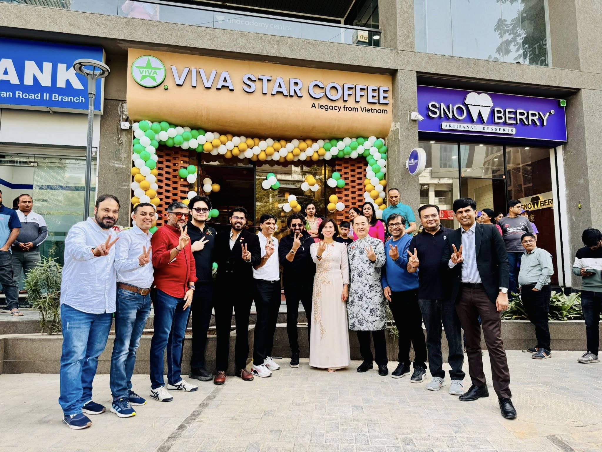 Read more about the article CHÚC MỪNG KHAI TRƯƠNG VIVA STAR COFFEE TẠI AHMEDABAD, ẤN ĐỘ